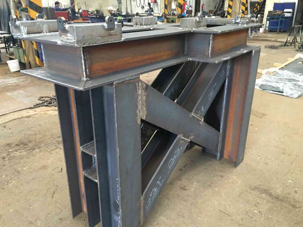 Bastidores en acero para la industria 11