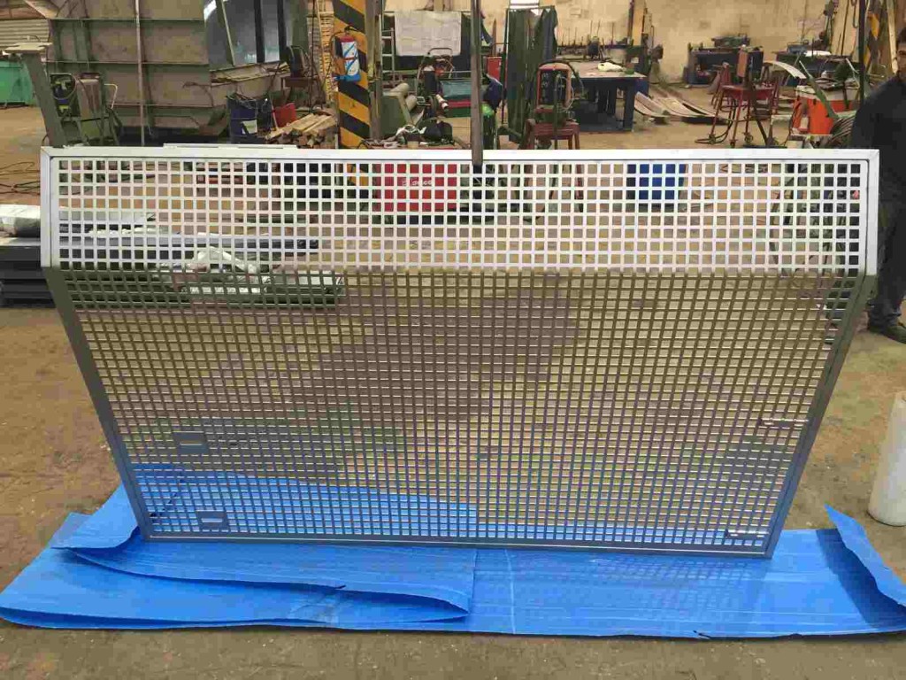 Fabricación de defensas en acero y aluminio para la industria 05