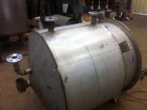 Fabricación de depósitos en acero y aluminio para la industria 01