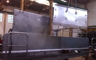 Fabricación de pasarelas y barndados sobre plano en acero y aluminio para la industria 01
