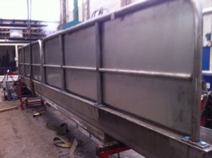 Fabricación de pasarelas y barndados sobre plano en acero y aluminio para la industria 02